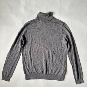 Calvin Klein CK Women's size XS Gray 100% Italian Merino wool turtleneck Sweater